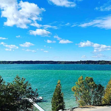 The Torch Lake Bed And Breakfast Central Lake Bagian luar foto